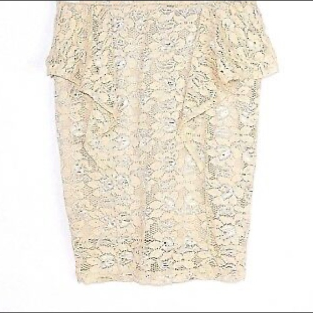Lace pencil skirt ✔️